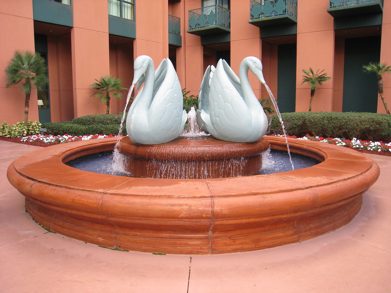 Vacation 2007-12 - Beaches Disney Hotels 0526.jpg - On the 2007-08 Florida vacation we visited beaches from Fort Myers to Sanibel Island sampling local food along the way. Green water and white sugar beaches! Arriving at Disney World we visited several of the theme resorts.